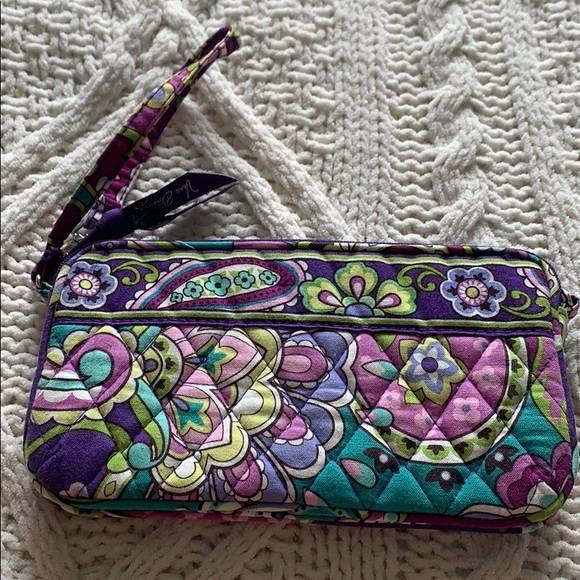 Vera Bradley Handbags - Vera Bradley Wristlet Purse.